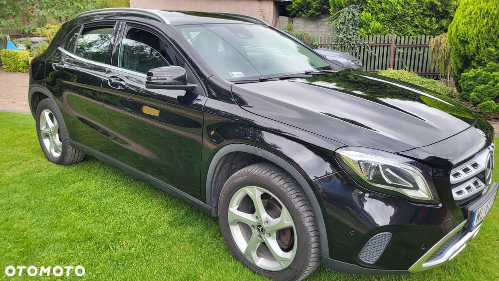 Mercedes-Benz GLA 200 7G-DCT - 7