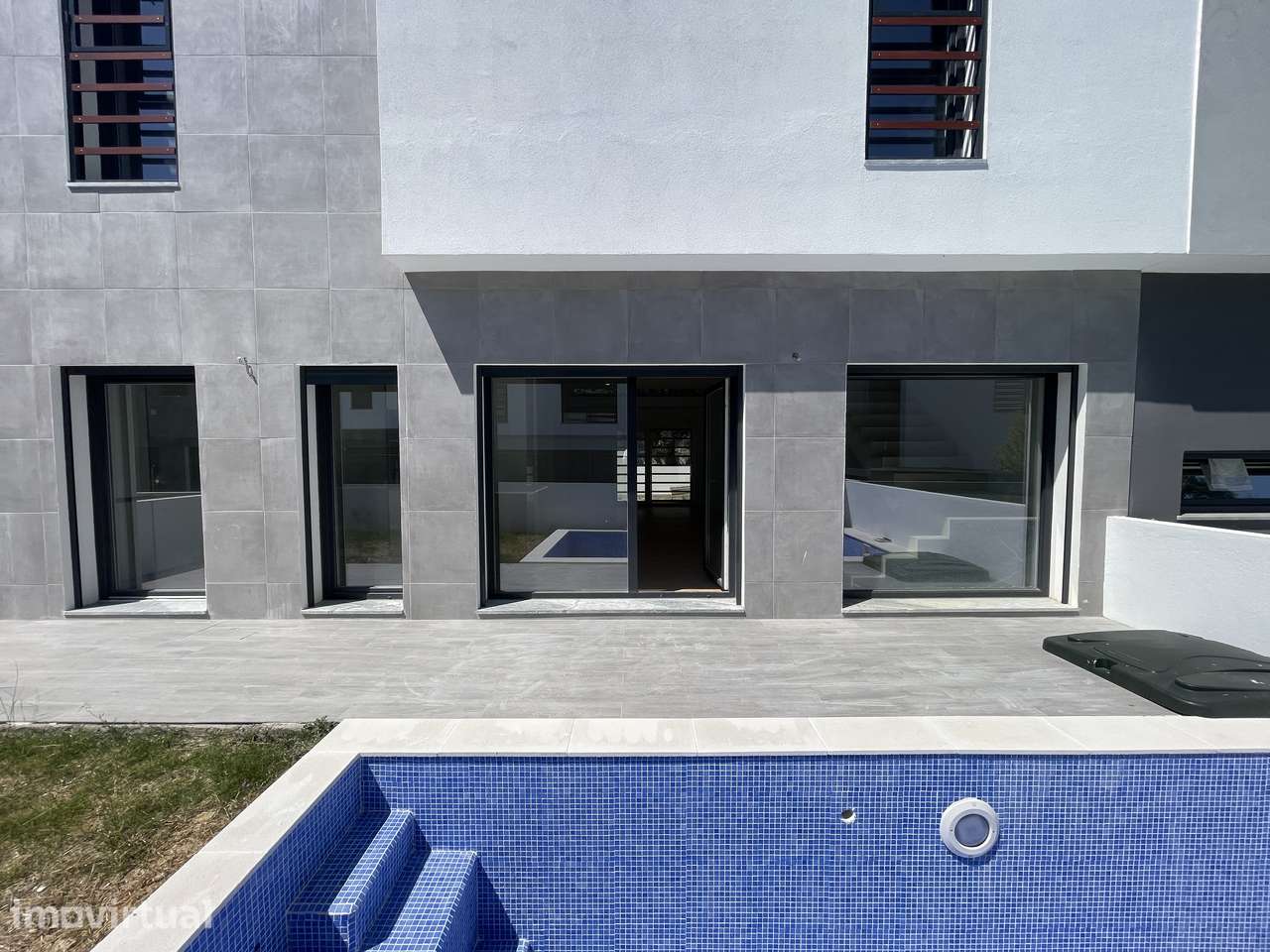 Moradia nova T3 piscina a 5 minutos das praias de Sesimbra - Grande imagem: 2/18