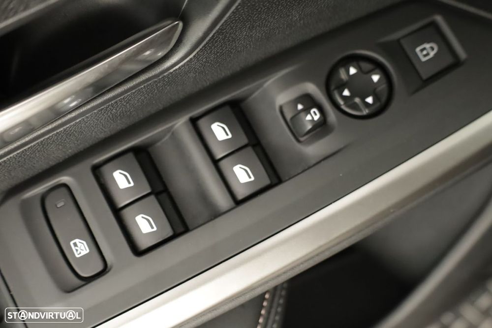 Peugeot 5008 1.2 Hybrid Allure e-DCS6 - 18
