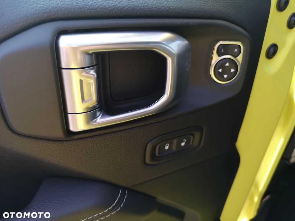 Jeep Wrangler - 14