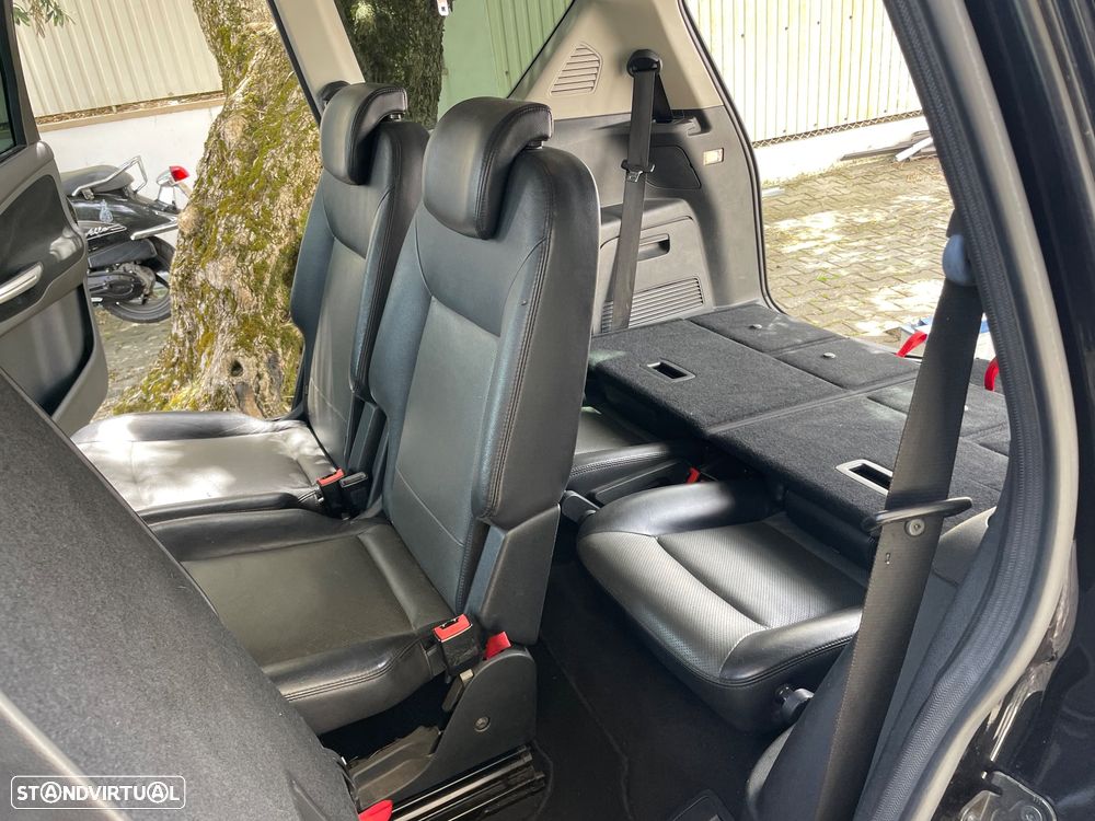 Ford S-Max 1.8 TDCi Titanium 7L - 26