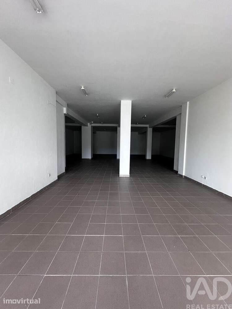 Loja / Estabelecimento Comercial em Lamego (Almacave e Sé) de 157,00 m - Grande imagem: 3/5