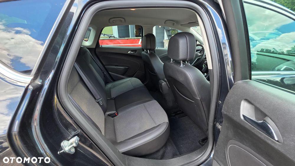 Opel Astra 1.4 T Cosmo EU6 - 9