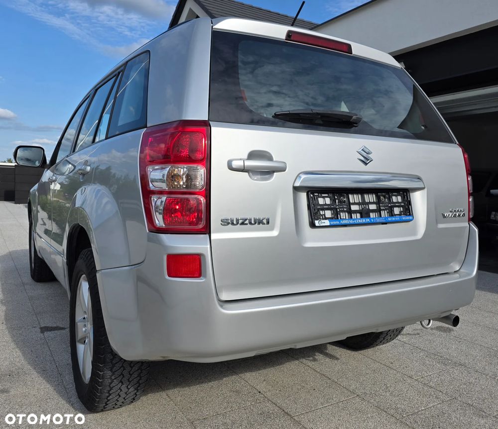 Suzuki Grand Vitara 2.4 Comfort - 8