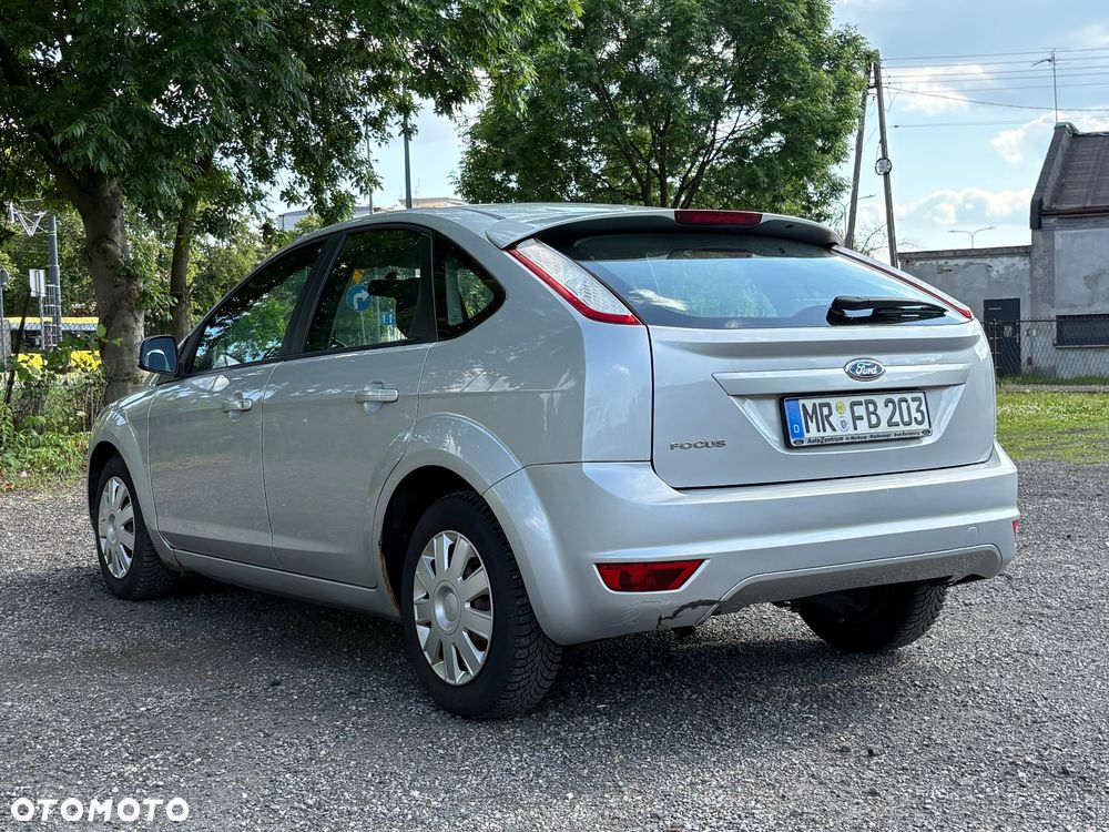 Ford Focus 1.6 16V Ambiente - 4
