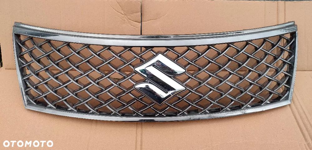 Atrapa Gril Grill znaczek Suzuki Kizashi 2009- - 1