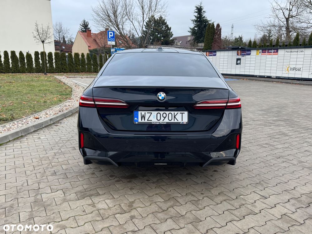 BMW Seria 5 520d M Sport - 8