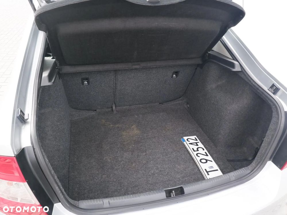 Skoda RAPID 1.2 TSI Ambition - 12