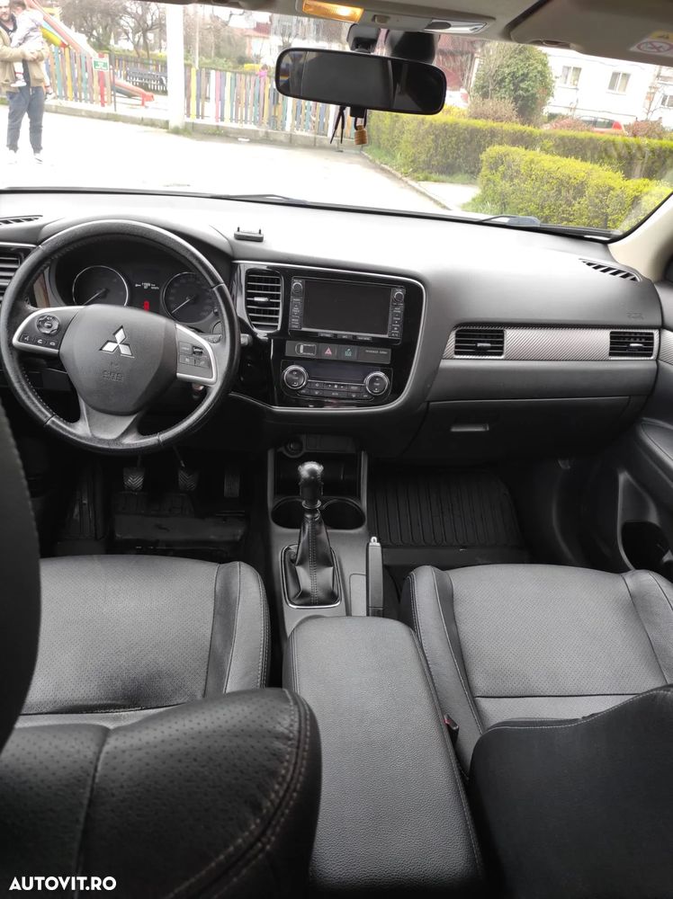Mitsubishi Outlander 2.2 DI-D 2WD Invite - 9