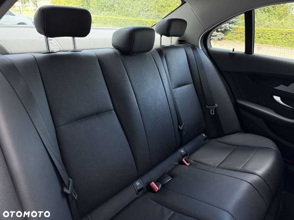 Mercedes-Benz Klasa C 160 Business Edition 9G-TRONIC - 36