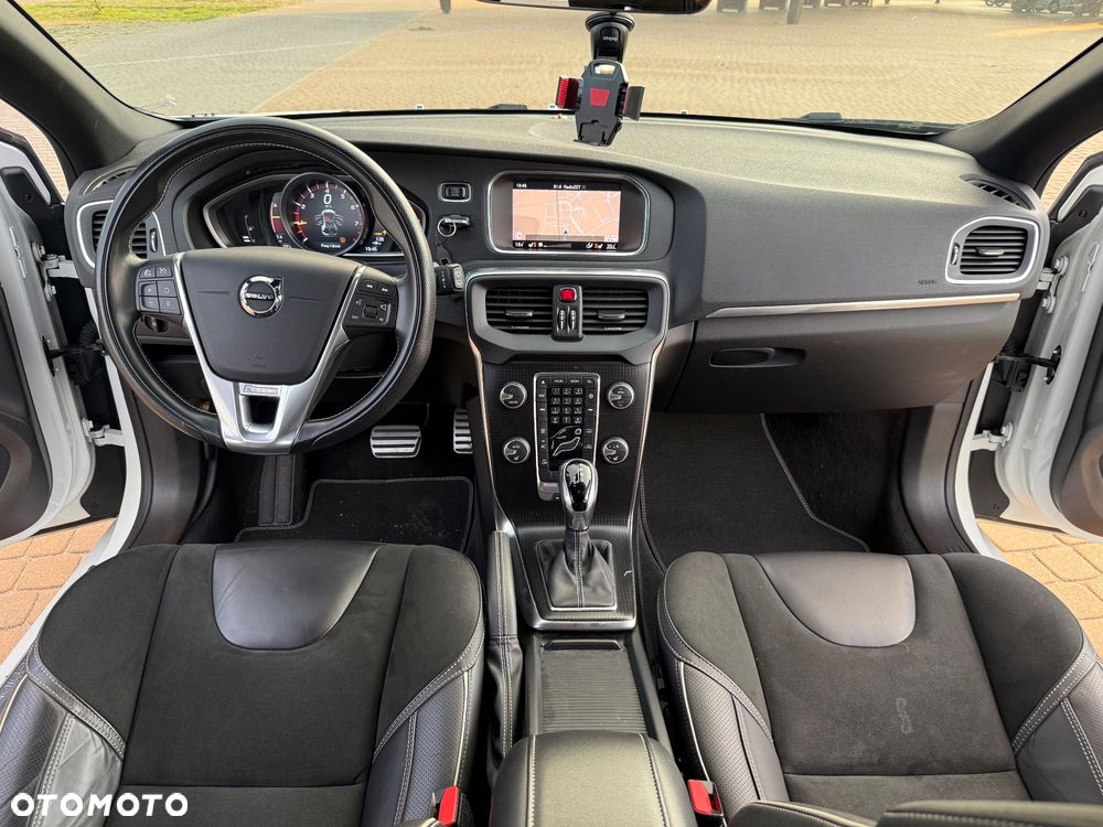 Volvo V40 T3 Drive-E R-Design Momentum - 11