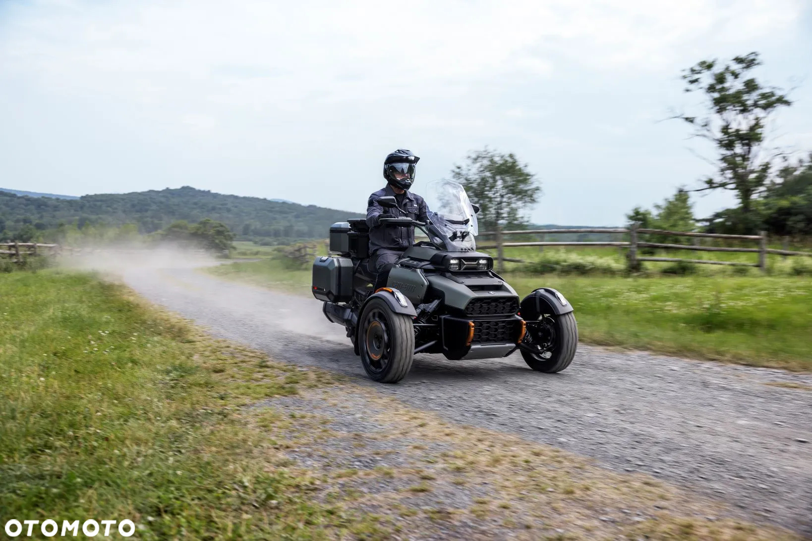 Can-Am Spyder - 16