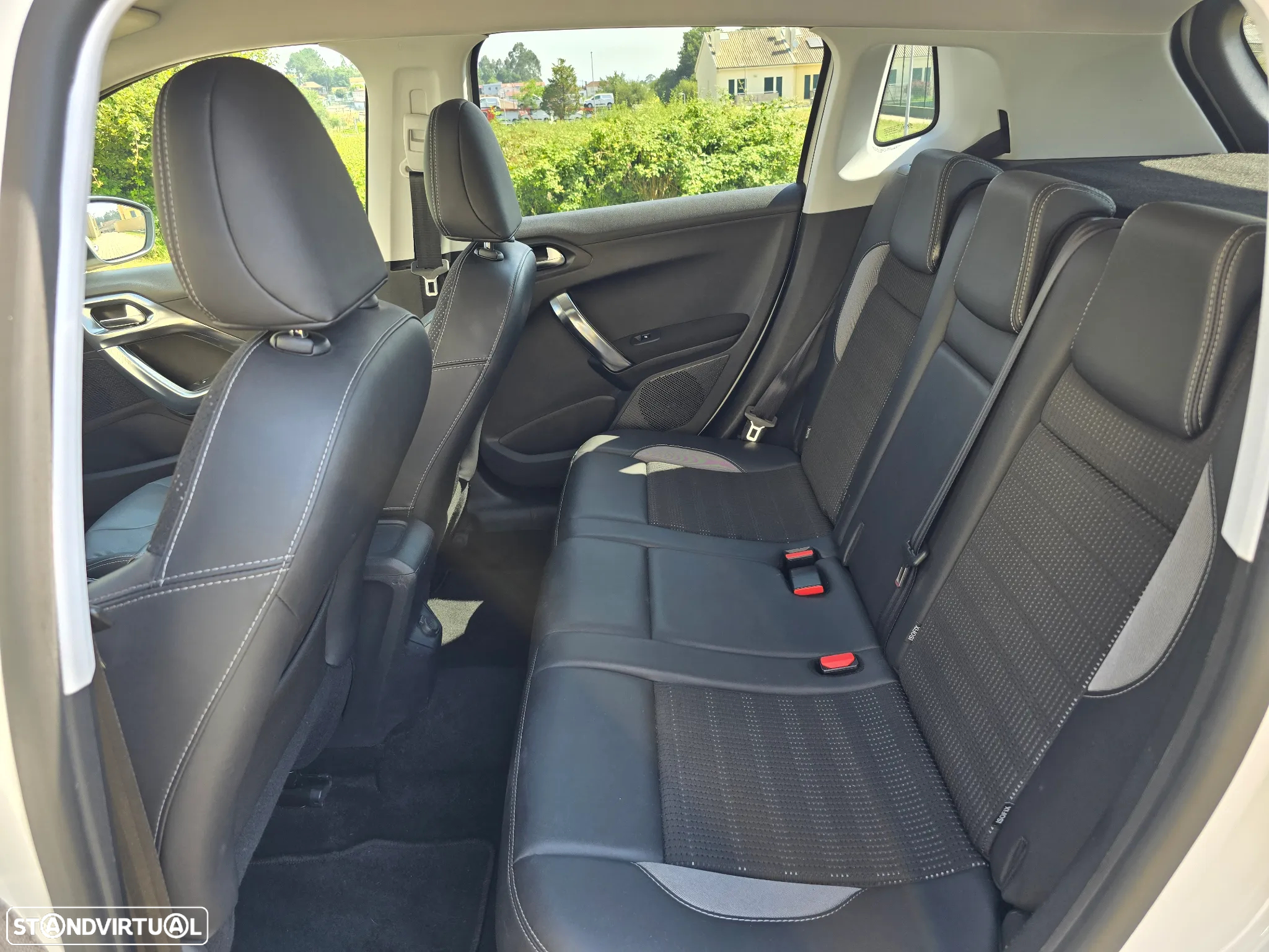 Peugeot 2008 1.6 BlueHDi Allure - 8