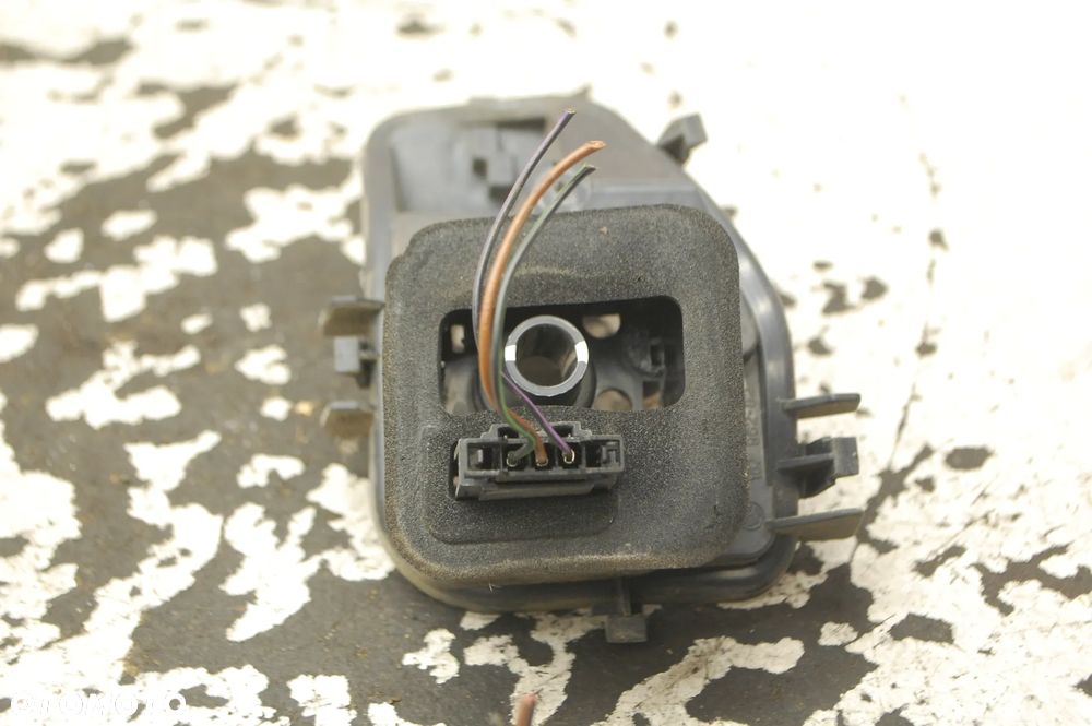 WKŁAD LAMPY LEWY PRAWY TYŁ TYLNY 5K0945258 5K0945257 VW GOLF VI - 2
