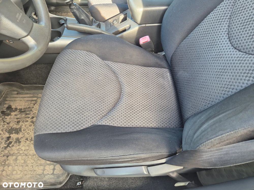 Toyota RAV4 2.2 D-4D 4x4 - 16