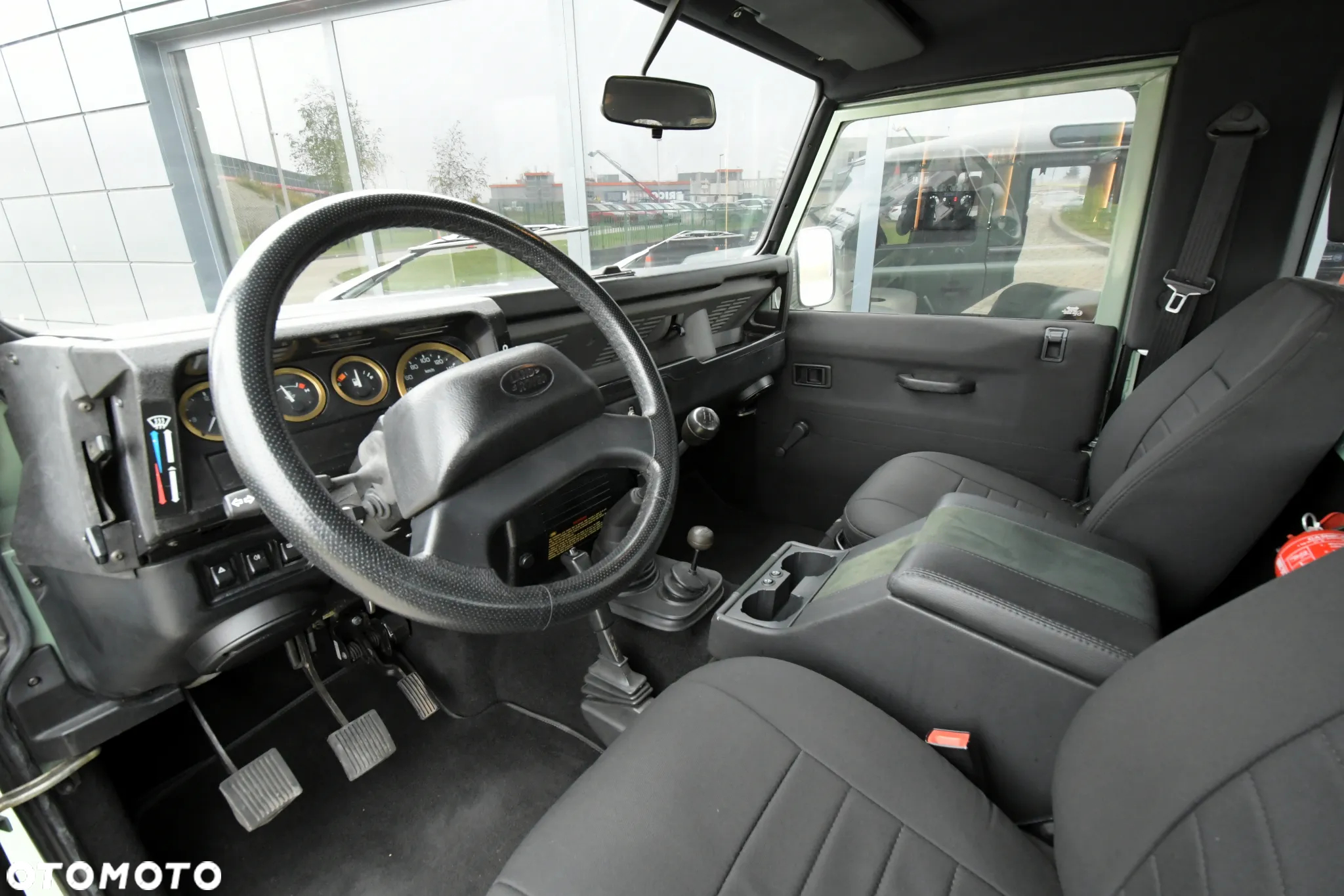 Land Rover Defender 90 2.5 TDI - 25