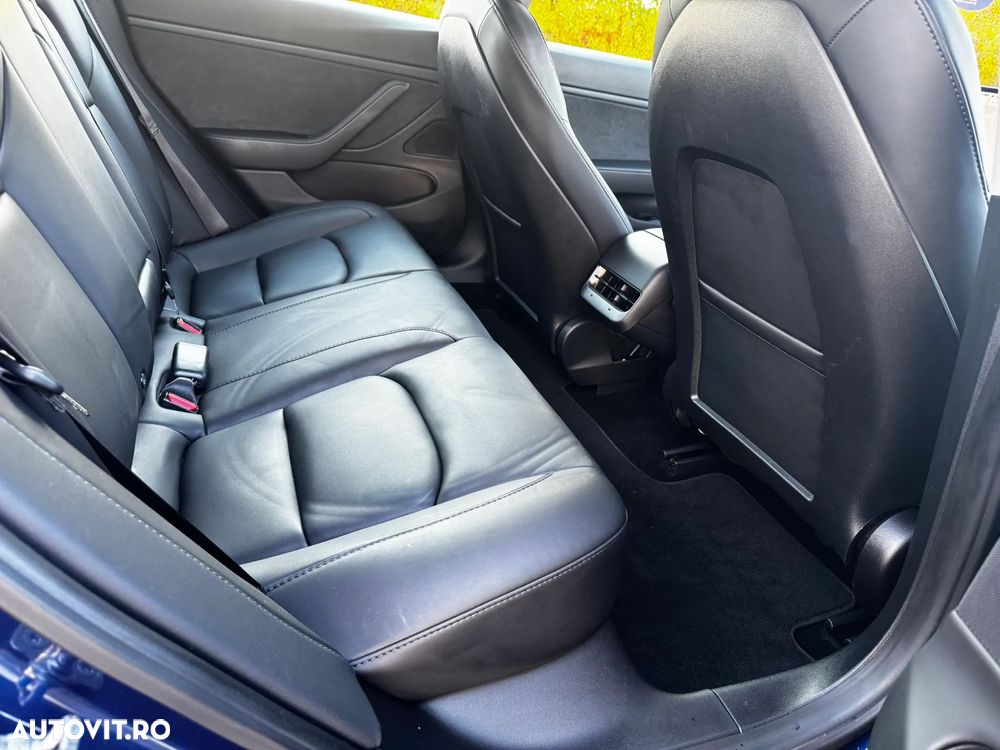 Tesla Model 3 - 11
