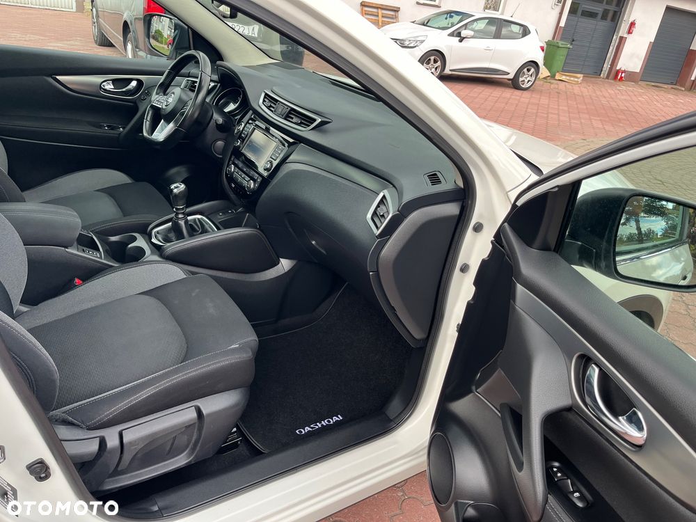Nissan Qashqai 1.2 DIG-T N-Connecta EU6 - 20