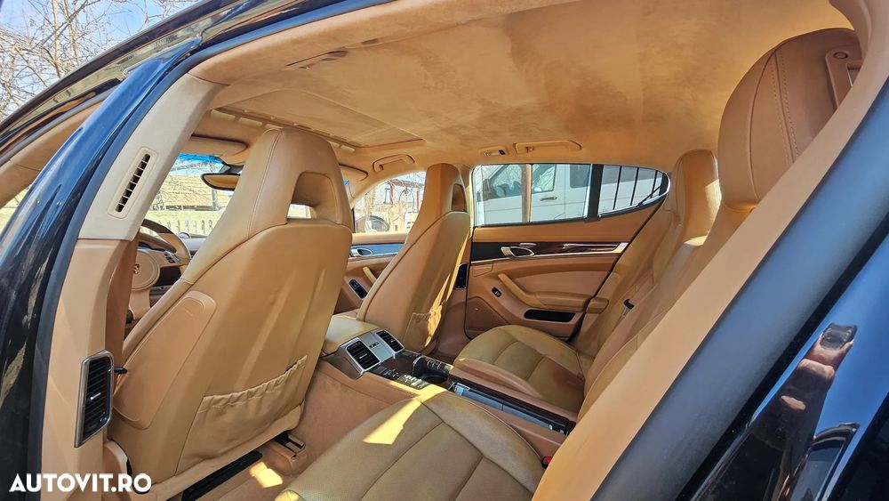 Porsche Panamera - 11