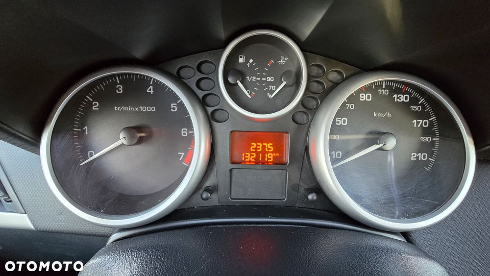 Peugeot 207 - 8