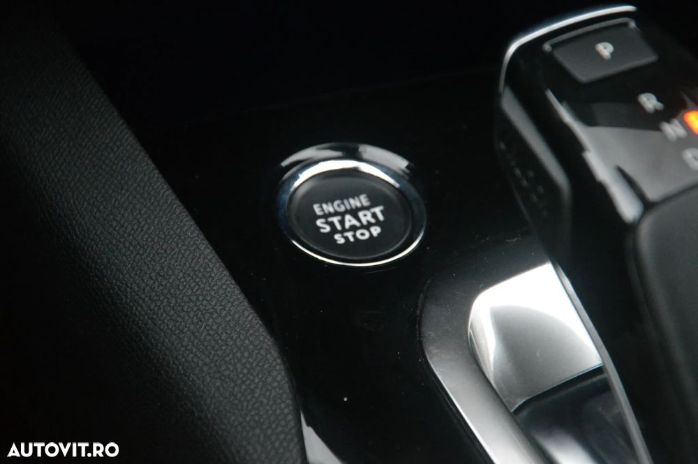 Peugeot 3008 Hybrid 225 e-EAT8 Allure - 36