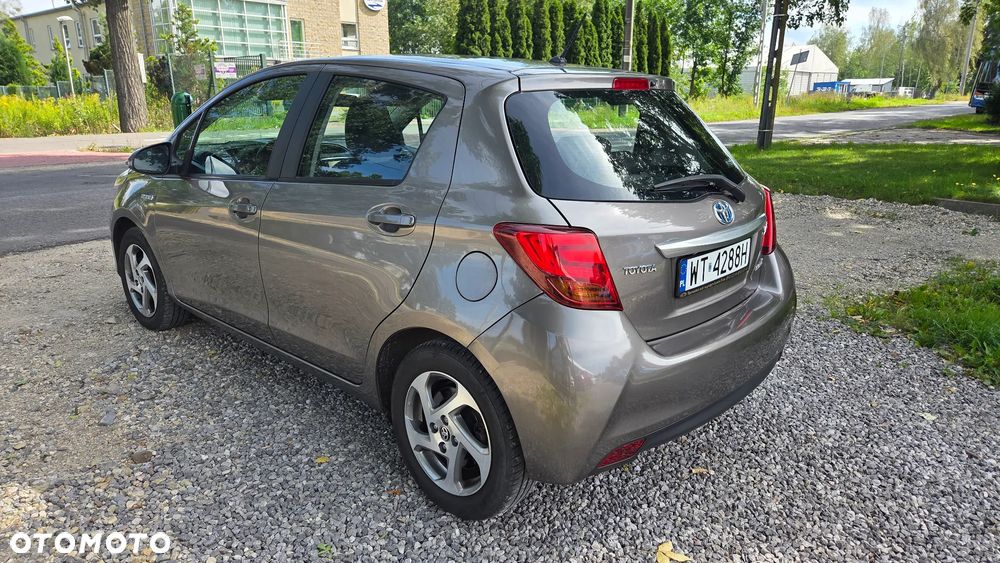 Toyota Yaris Hybrid 100 Dynamic - 5