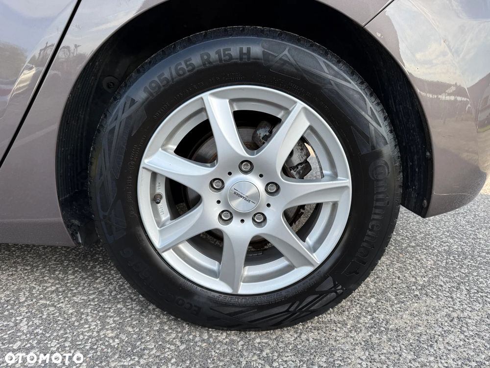 Hyundai i30 1.6 Style - 27