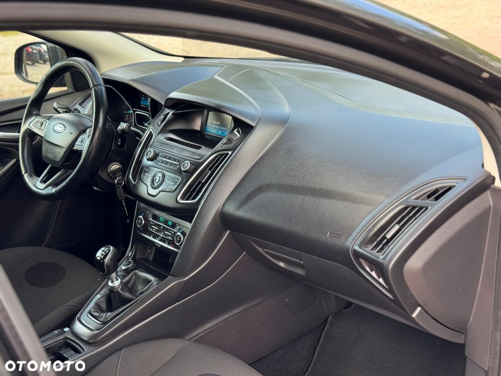 Ford Focus 1.6 Titanium - 35