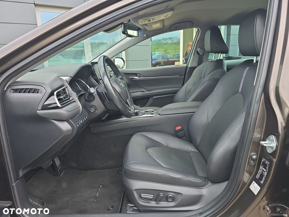 Toyota Camry 2.5 Hybrid Executive CVT - 12