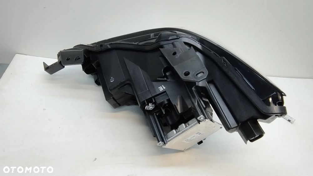 Lampa prawa przód MAZDA 3 IV 2019- - 5