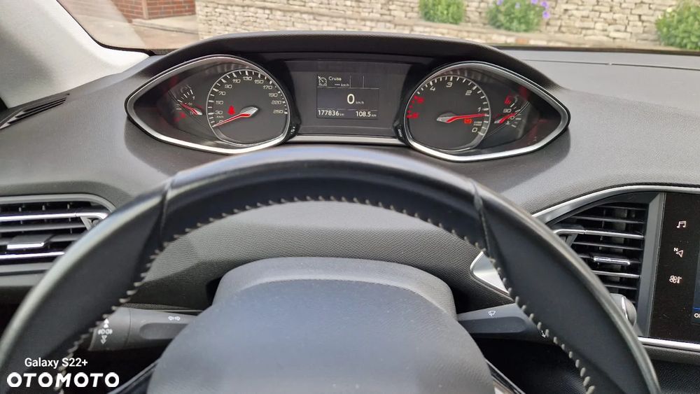 Peugeot 308 SW 1.5 BlueHDi Allure S&S - 15