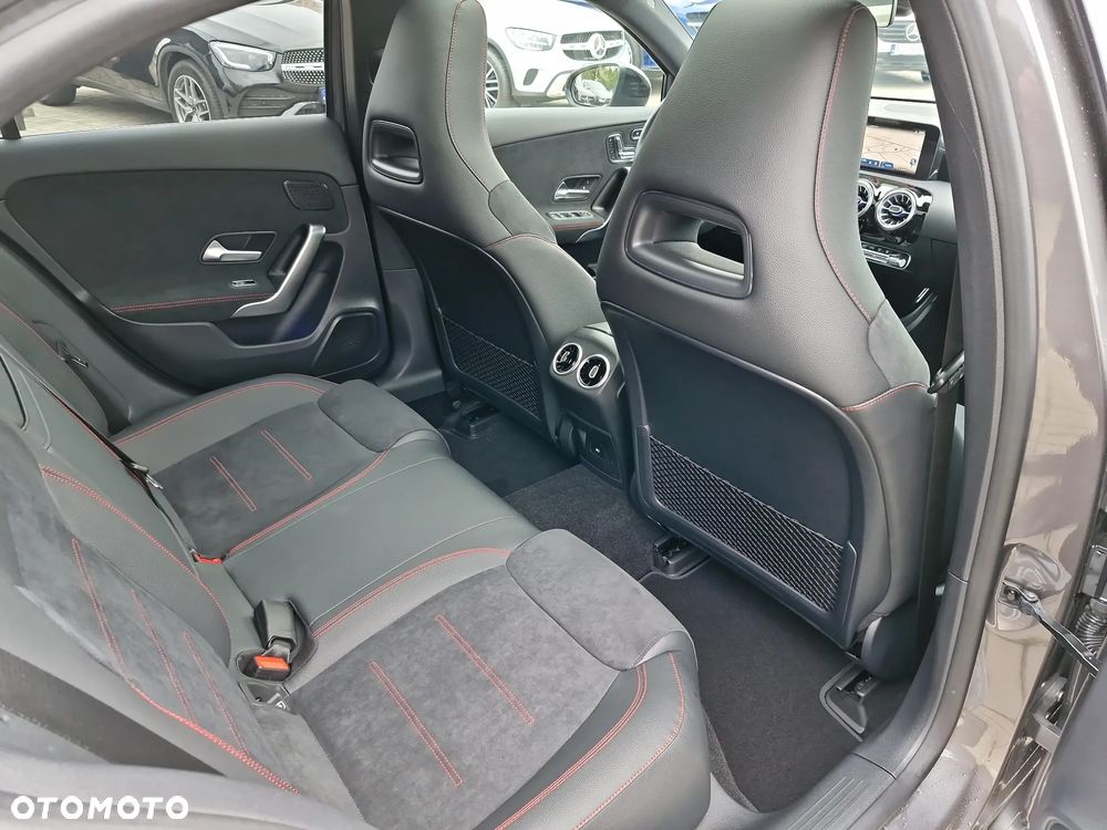 Mercedes-Benz Klasa A 250 e PHEV AMG Line 8G-DCT - 16