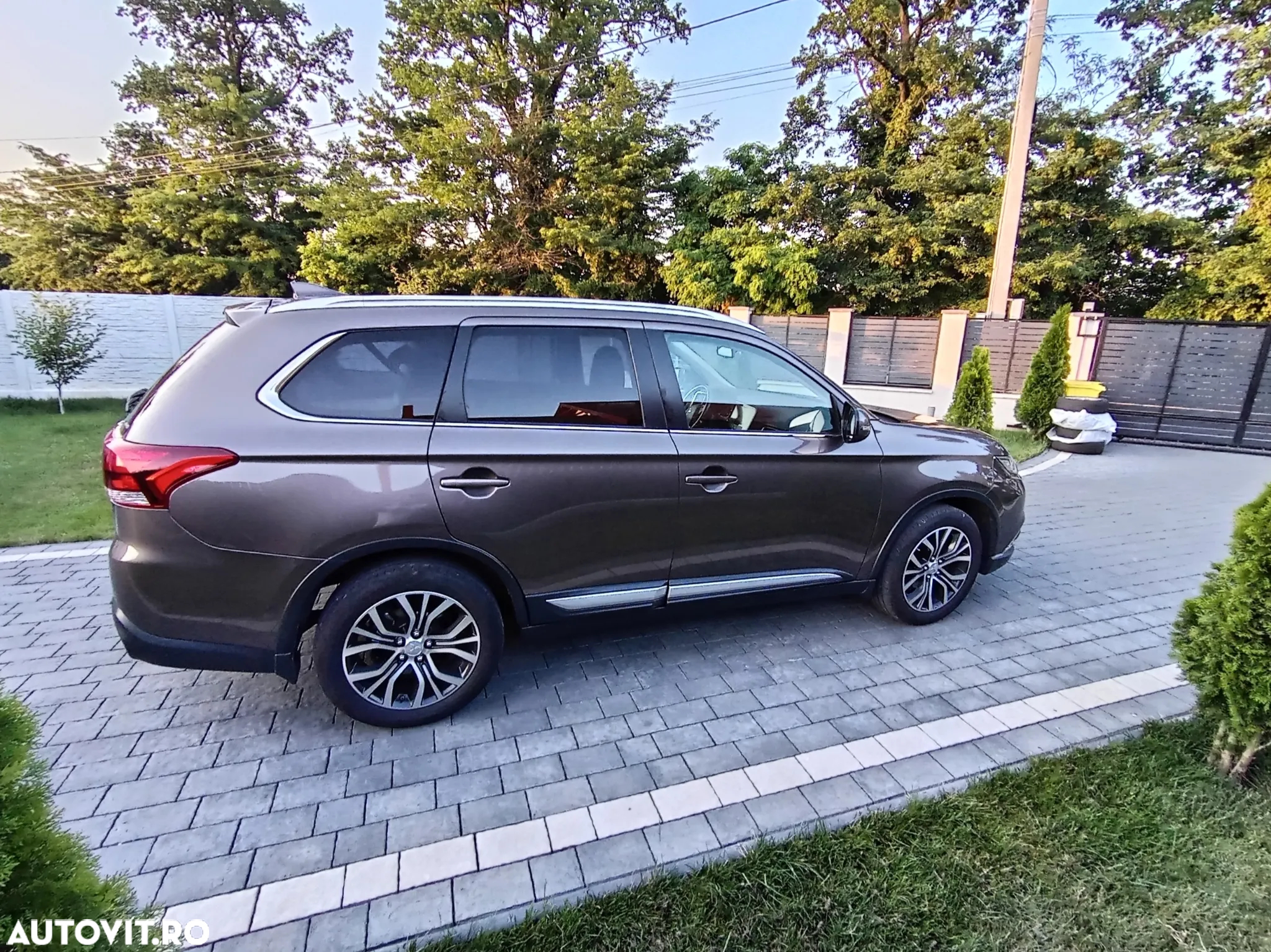 Mitsubishi Outlander - 6