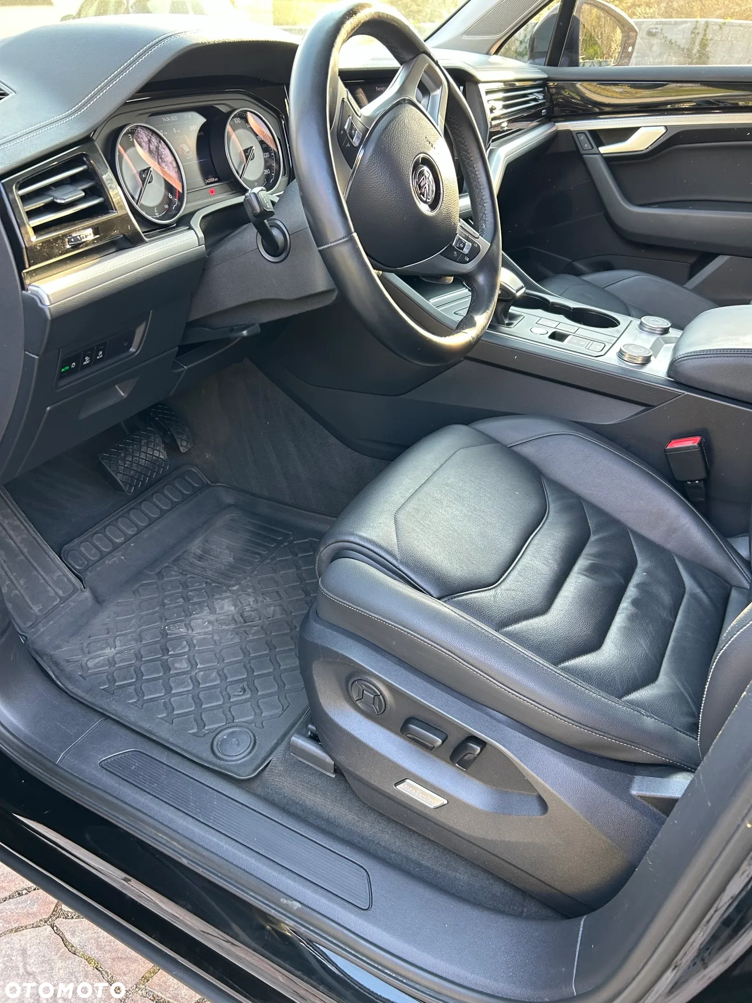 Volkswagen Touareg - 3