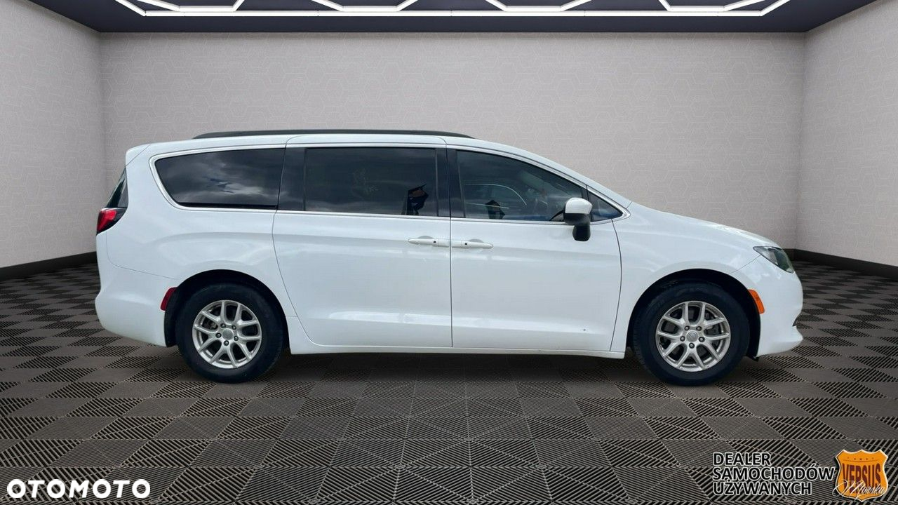 Chrysler Pacifica - 15