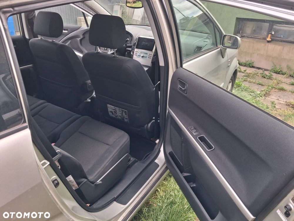 Toyota Corolla Verso - 8