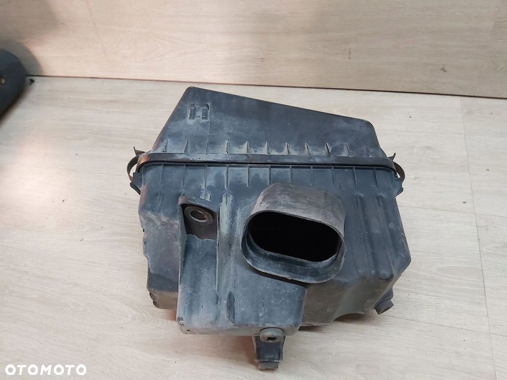 Toyota RAV4 I 2,0 3s-fe obudowa filtra powietrza puszka 17705-74380 - 6