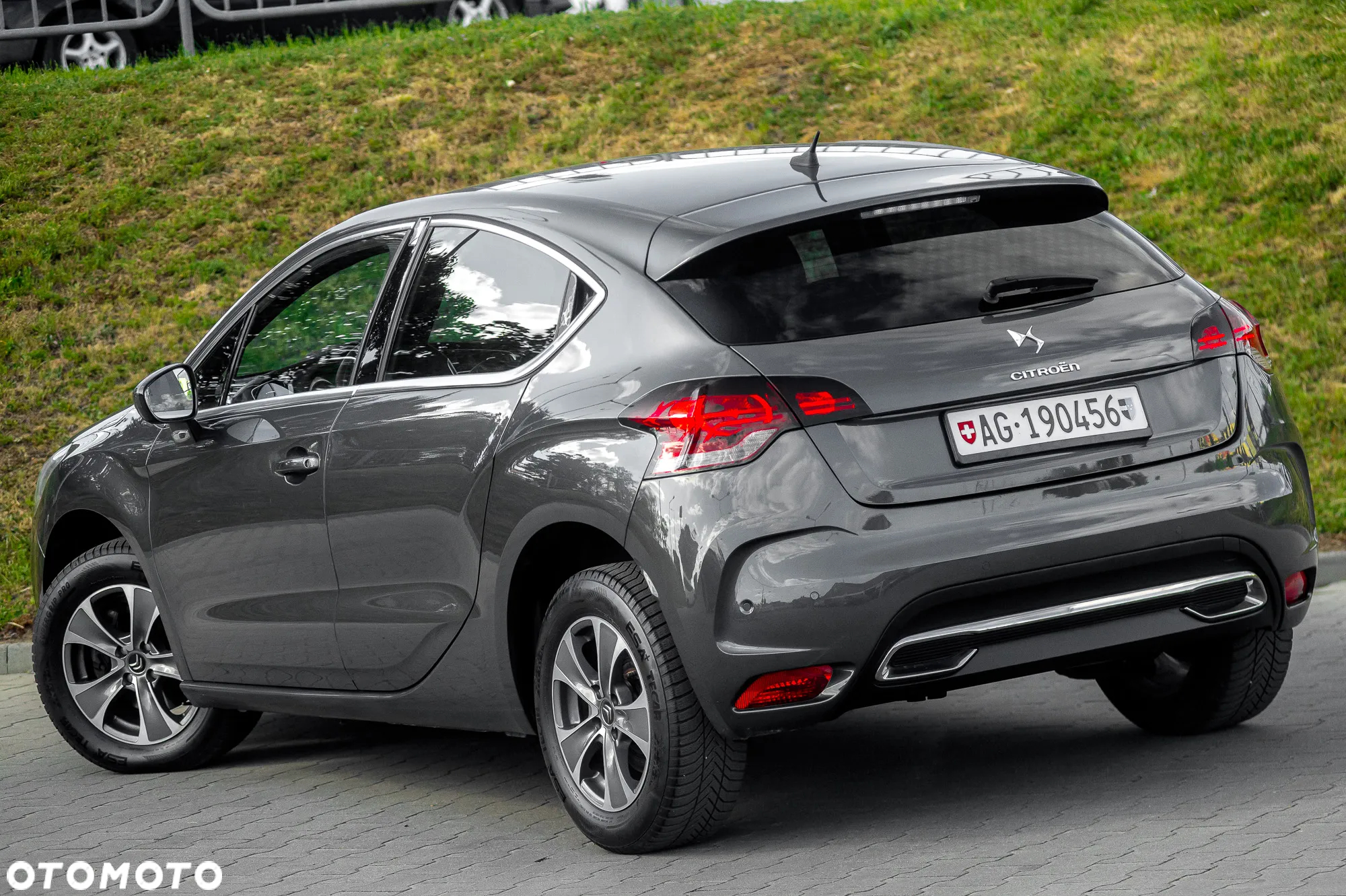 Citroën DS4 1.6 THP SoChic - 12