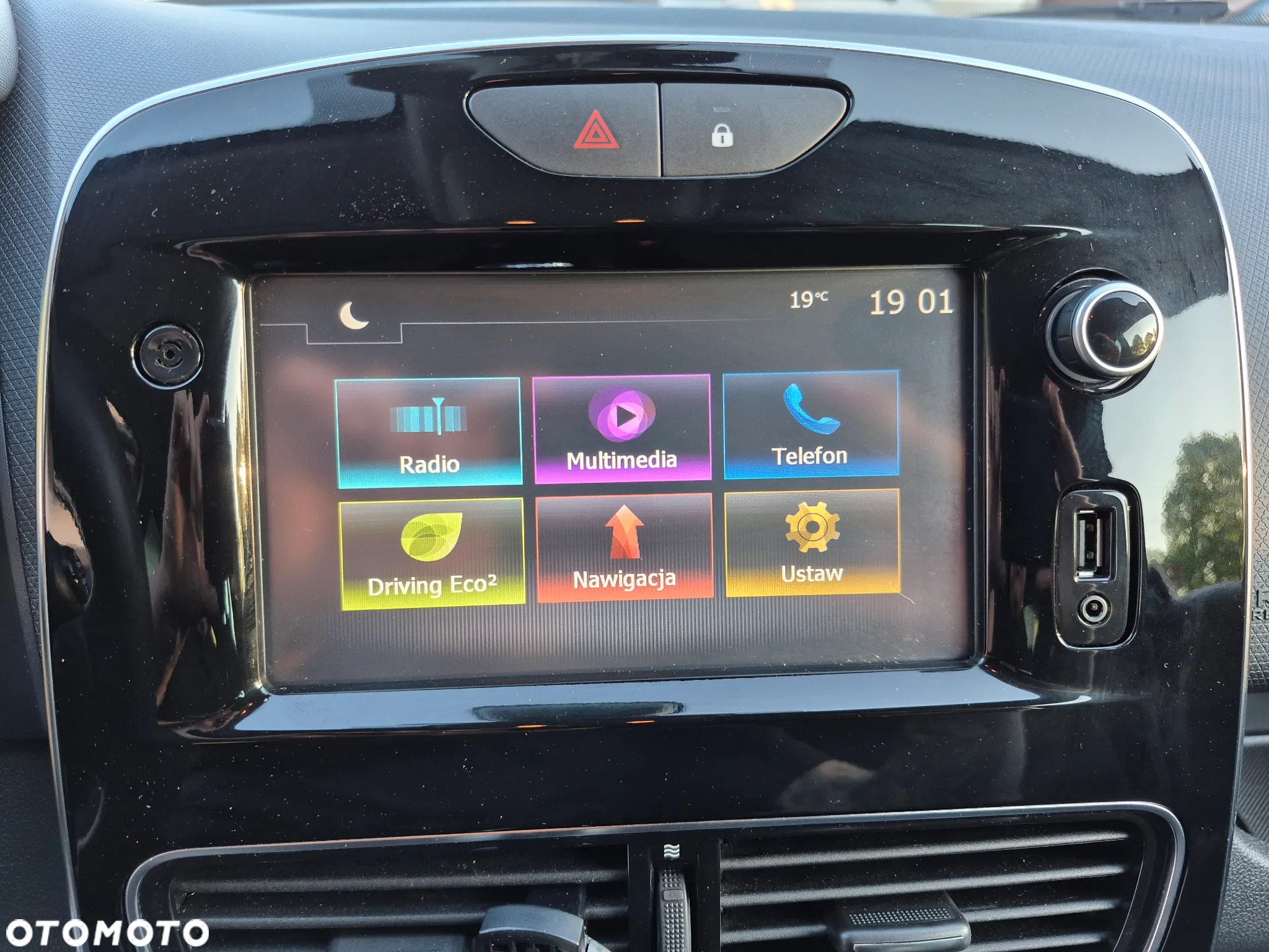 Renault Clio 1.2 16V 75 LIMITED - 10
