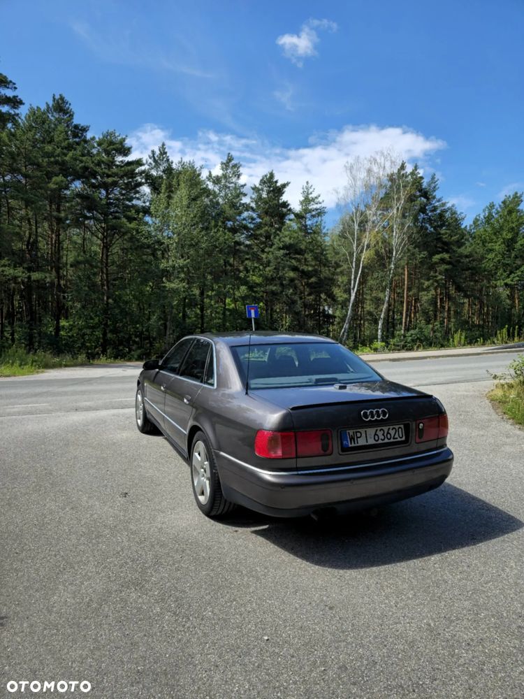 Audi A8 - 4