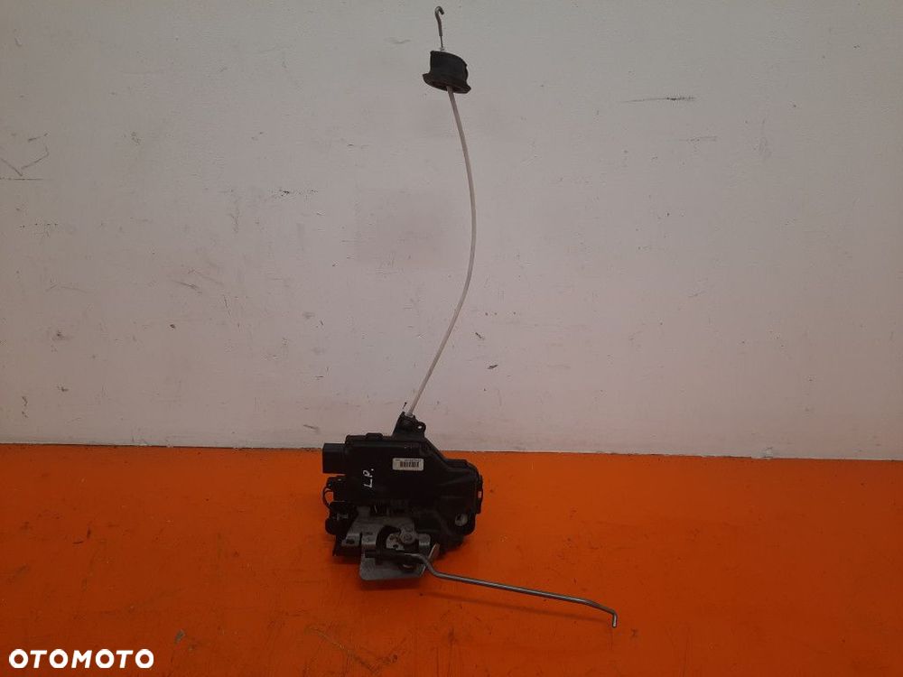 AUDI A4 B6 00-05 ZAMEK DRZWI PRZÓD LEWY 4B1837015G LZ9W