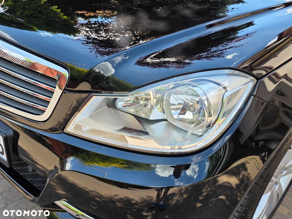 Mercedes-Benz Klasa C 180 BlueEFFICIENCY Elegance - 3