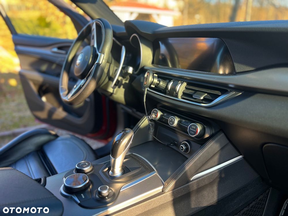 Alfa Romeo Stelvio 2.0 Turbo B-Tech Edition Q4 - 32