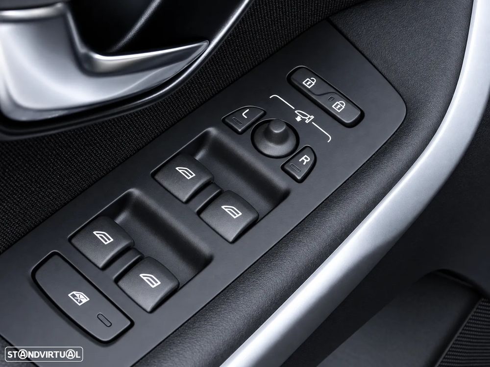 Volvo V40 2.0 D3 Momentum - 21