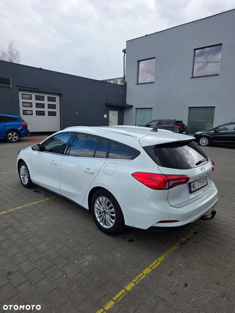 Ford Focus 1.0 EcoBoost Titanium - 4