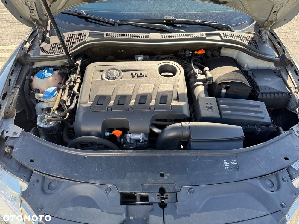 Skoda Superb 2.0 TDI Ambition - 33