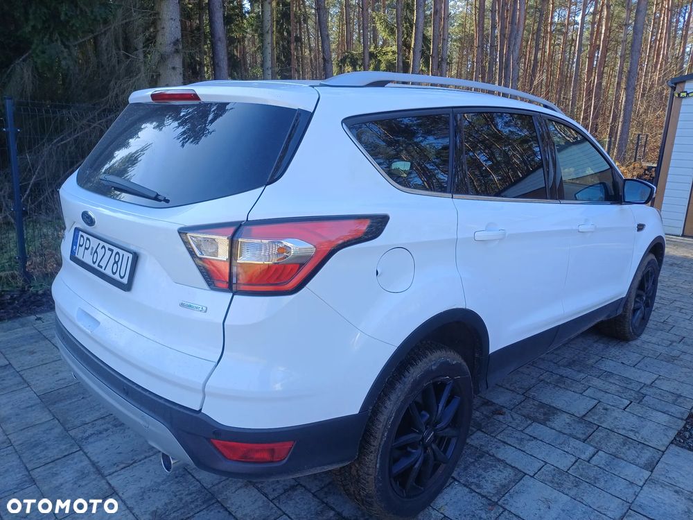 Ford Kuga 1.5 EcoBoost 2x4 Trend - 4