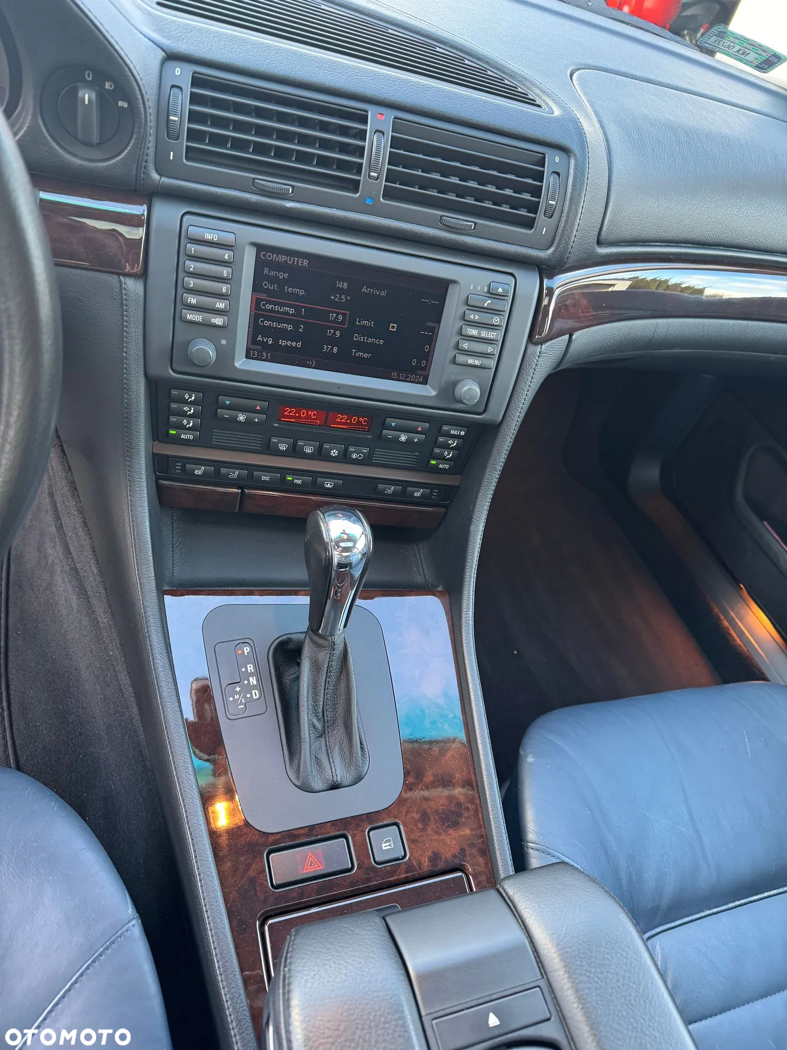 BMW Seria 7 750i - 24