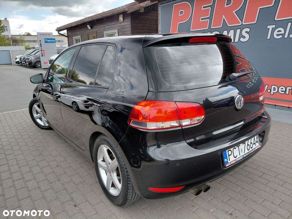 Volkswagen Golf - 6