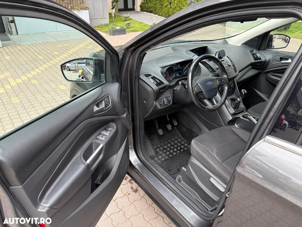 Ford Kuga - 10